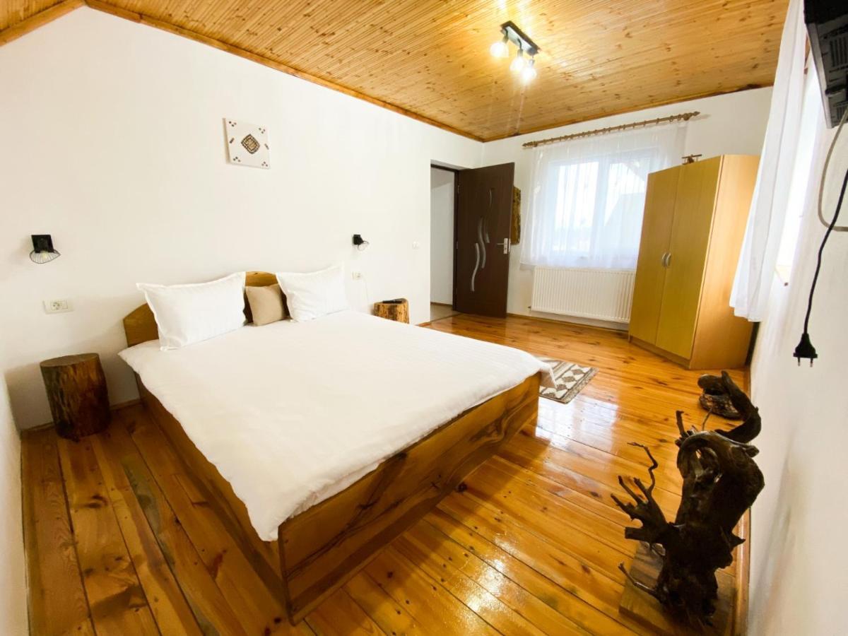 فيلا Casa De Sub Hora Zărneşti المظهر الخارجي الصورة