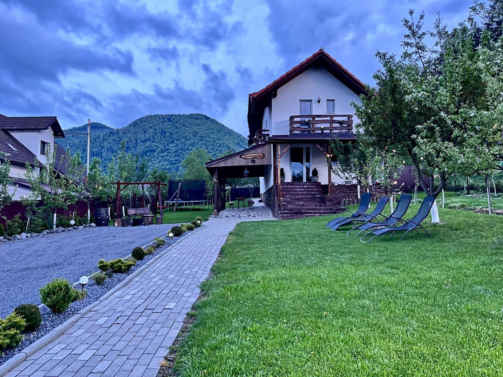 فيلا Casa De Sub Hora Zărneşti المظهر الخارجي الصورة